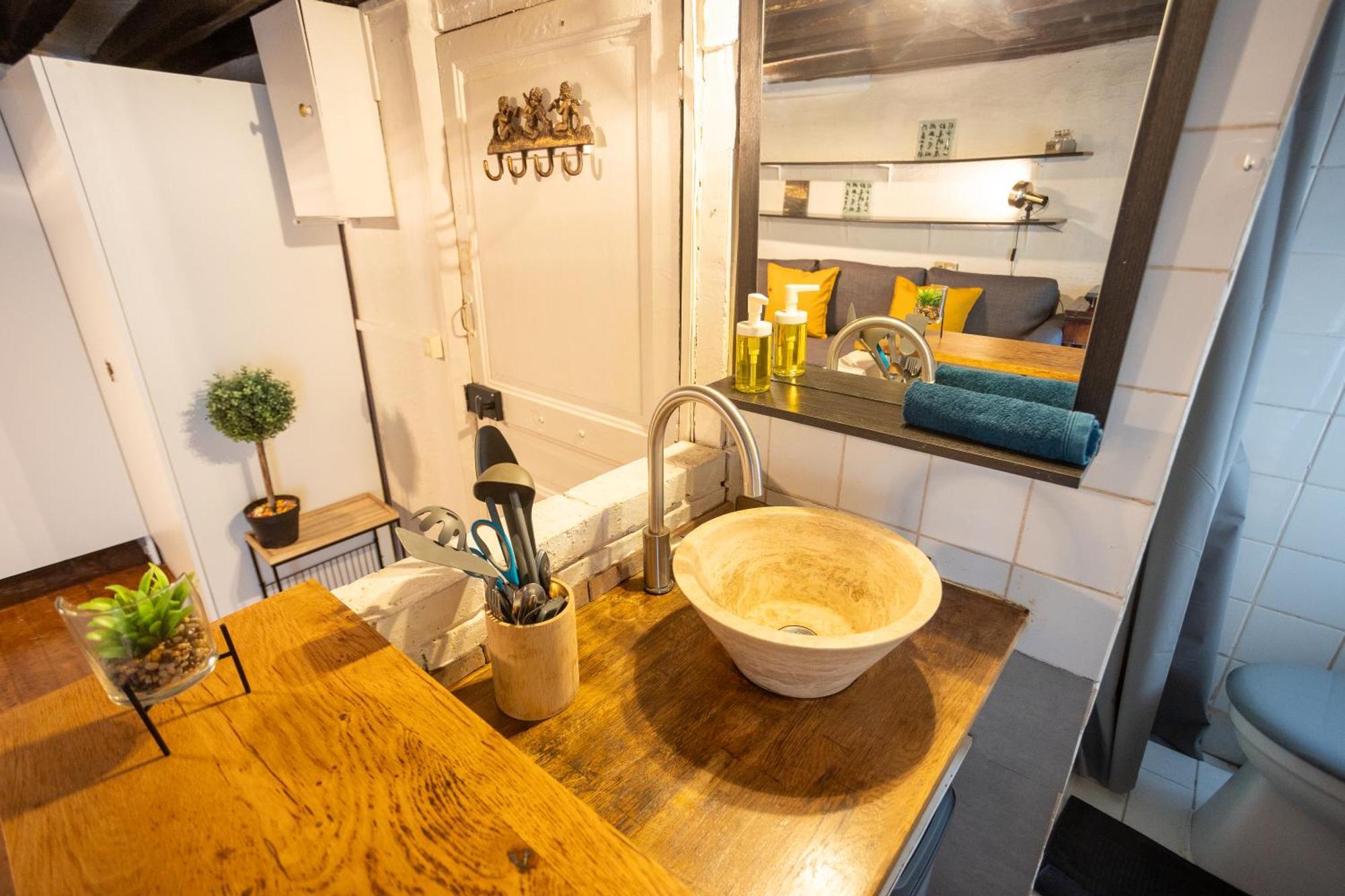 Studio Cosy Romantique En Plein Coeur De Paris Apartment Exterior photo