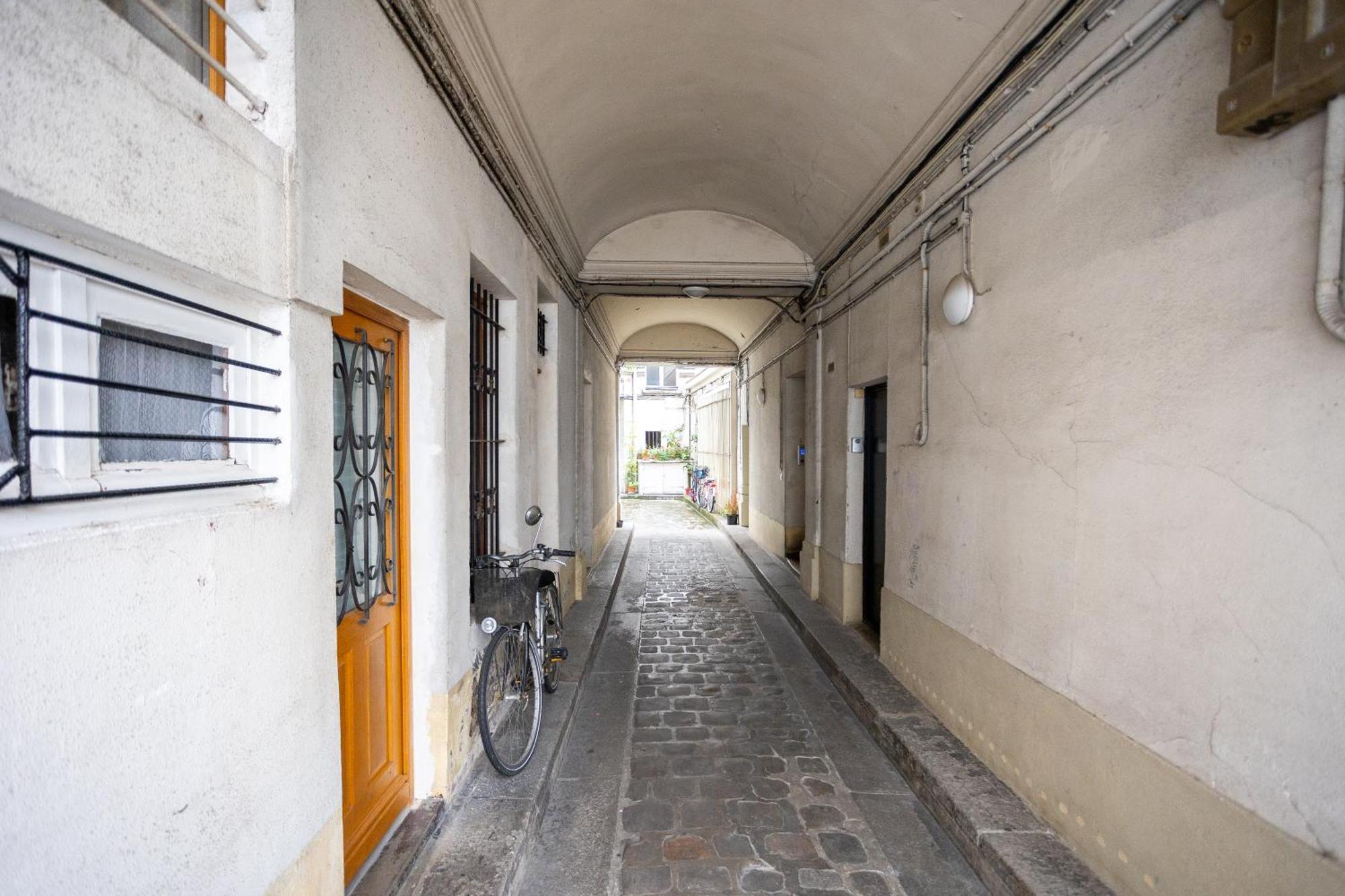 Studio Cosy Romantique En Plein Coeur De Paris Apartment Exterior photo