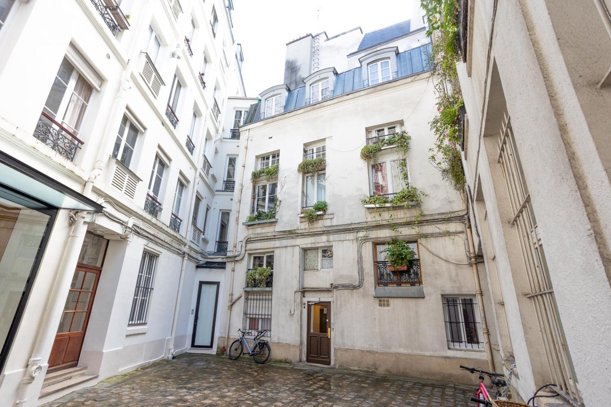 Studio Cosy Romantique En Plein Coeur De Paris Apartment Exterior photo