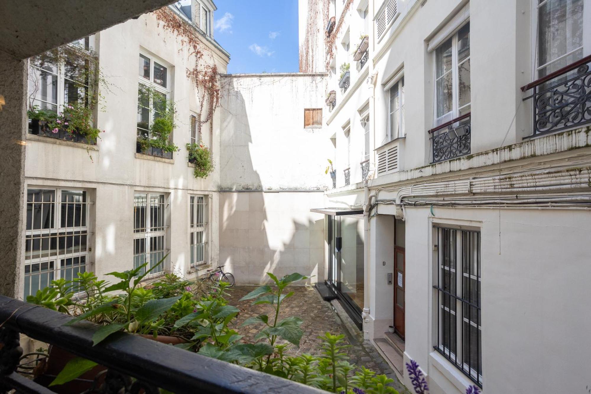 Studio Cosy Romantique En Plein Coeur De Paris Apartment Exterior photo